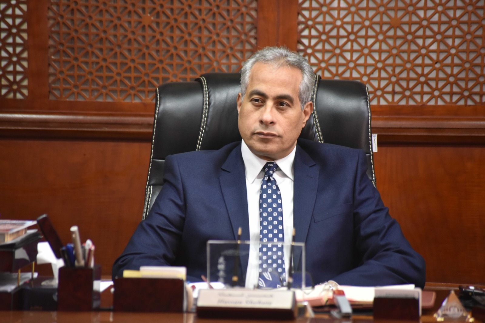 وزير القوى العامله 